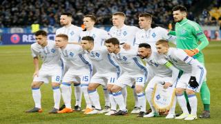 Dyanmo Kiev players pose pre-match